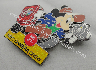 Emblema do Pin de Disney do grupo de câmera do NBC pelo esmalte liga de zinco, sintético, níquel preto, brilho enchido
