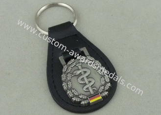 Alemanha personalizou as portas-chaves de couro, Keyring macio de prata antigo liga de zinco do esmalte