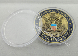 o ferro/bronze/cobre feitos sob encomenda do comércio 3D concedem a moeda com a caixa plástica clara