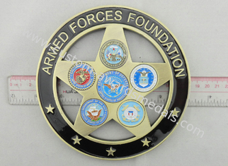 Emblema da fundação das forças armadas do costume, emblemas ligas de zinco com chapeamento de bronze antigo, esmalte macio da lembrança