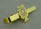 A aderência de bronze do botão de punho relativo à promoção da barra de laço dos homens do ouro morre perto carimbado