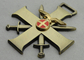 Emblemas ligas de zinco com chapeamento de ouro antigo, duas partes da lembrança da espada da cruz do metal combinadas